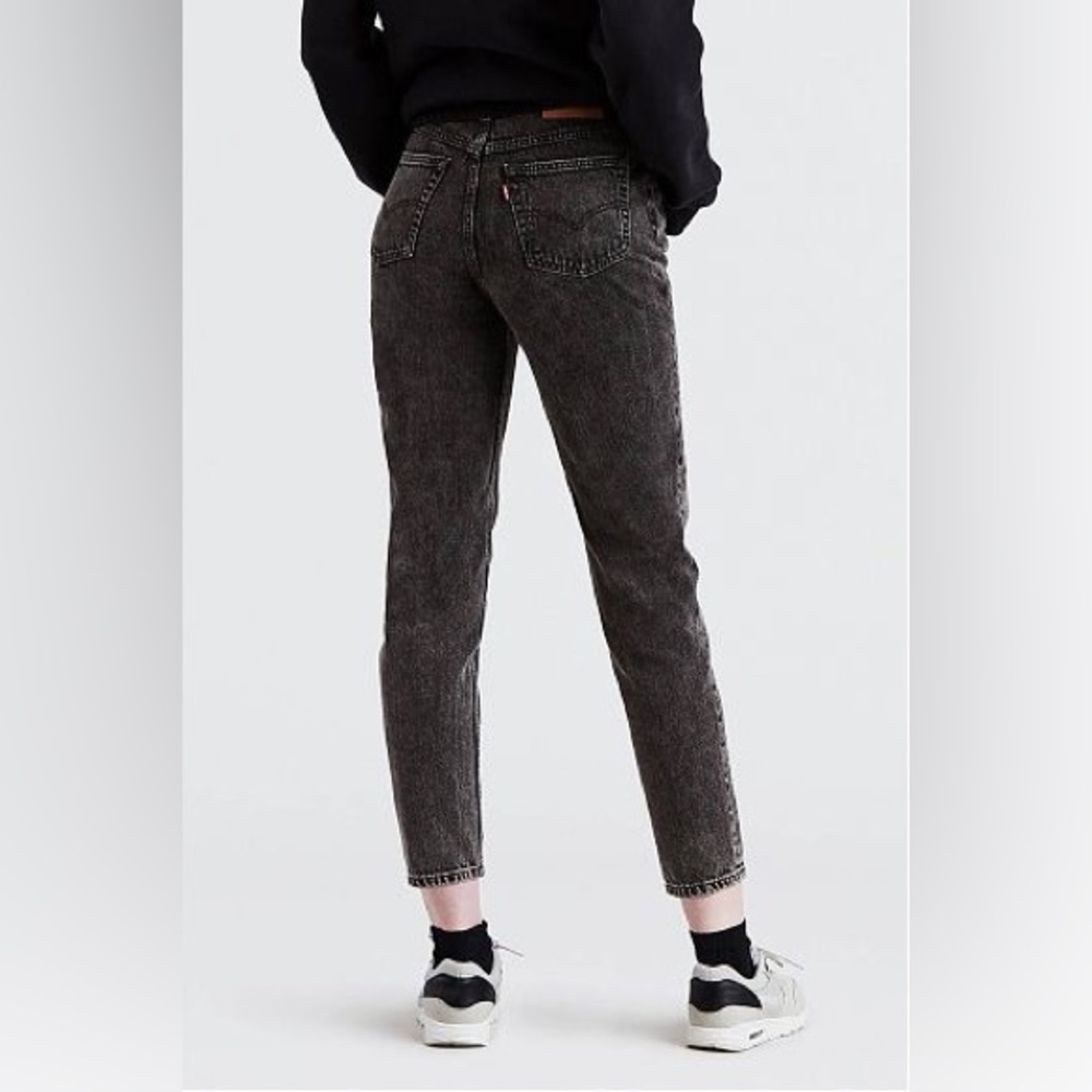 🔥🔥🔥NWT Levi’s Premium Mom Jeans - Picture 2 of 10